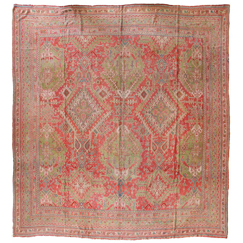 Tapis unique rouge / vert / ivoire 16 pi 7 po x 16 pi 8 po avant 1900