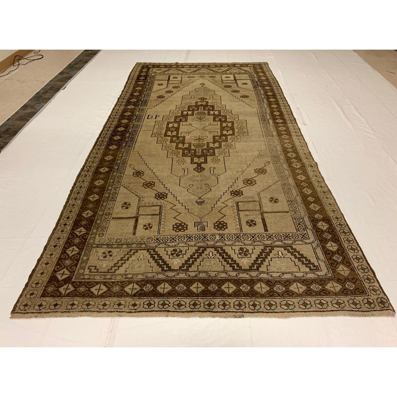 Tapis tribal 6 pi x 11 pi