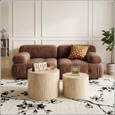 Ensemble de tables basses gigognes avec un design rond moderne et des pieds antidérapants