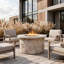Foyer de table rond au propane en pierre avec réservoir caché beige Scottsdale