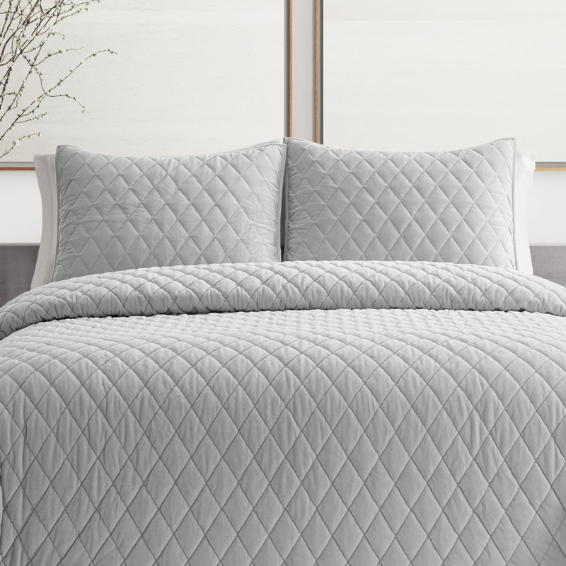 Diamond Velvet 3 Piece Quilt Set, Queen Quilt + 2 Standard Shams, Charcoal Grey