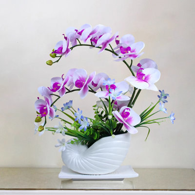 Décoration de fleurs simulées