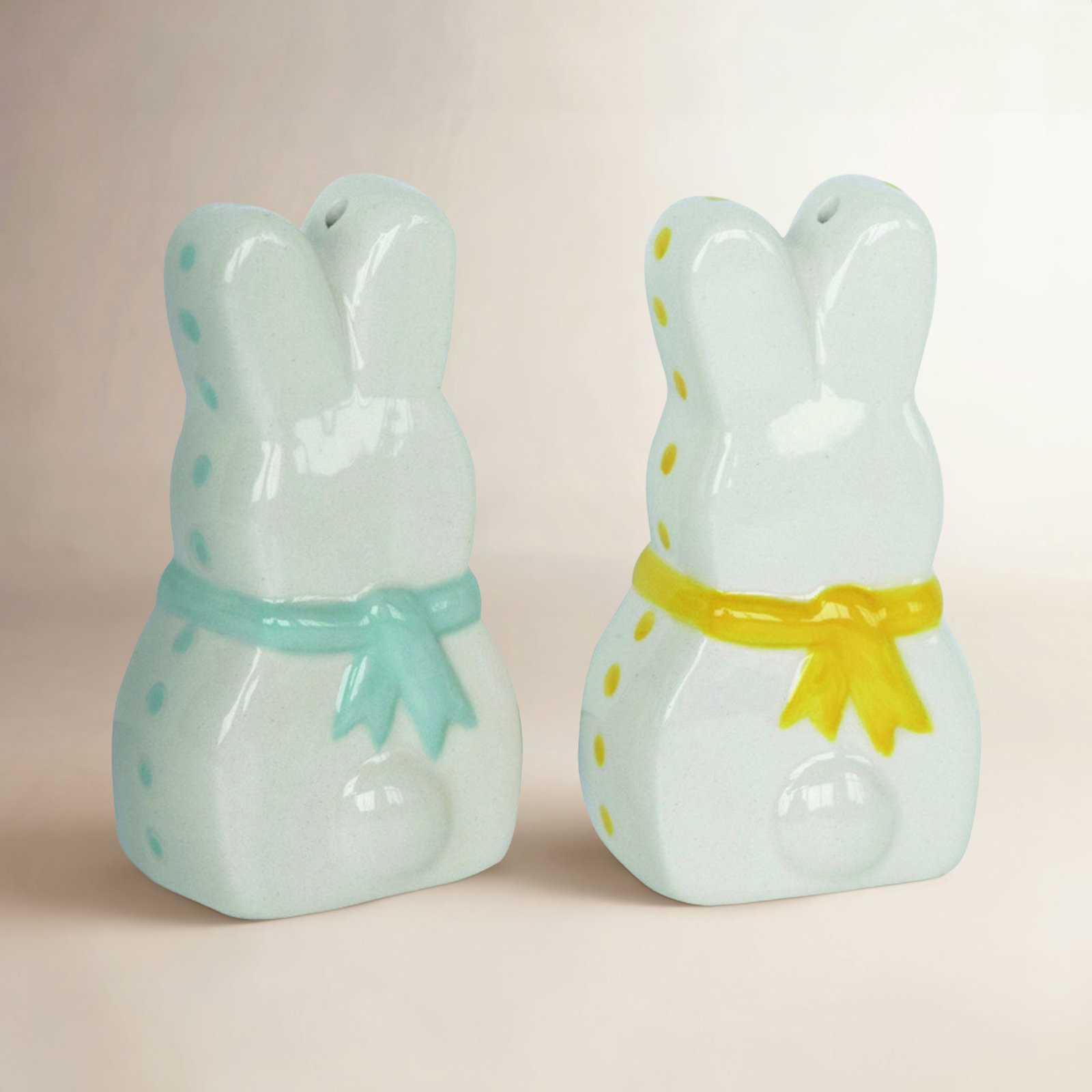 Ceramic Salt And Pepper Shaker Set