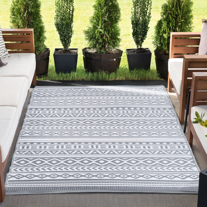 Tapis d'intérieur / extérieur gris Makenna, Rectangle 3 pi 9 po x 5 pi 11 po