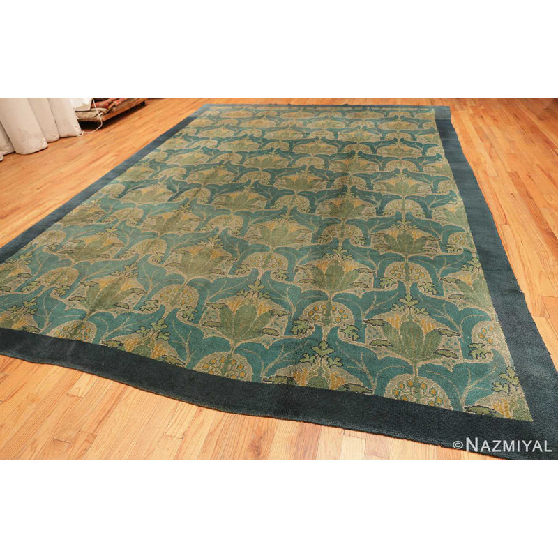 Grand tapis antique Donegal Arts Crafts