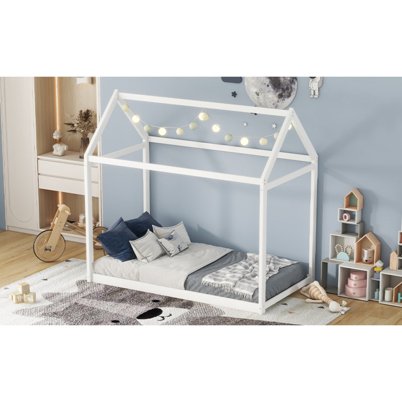 Lit simple en bois, blanc
