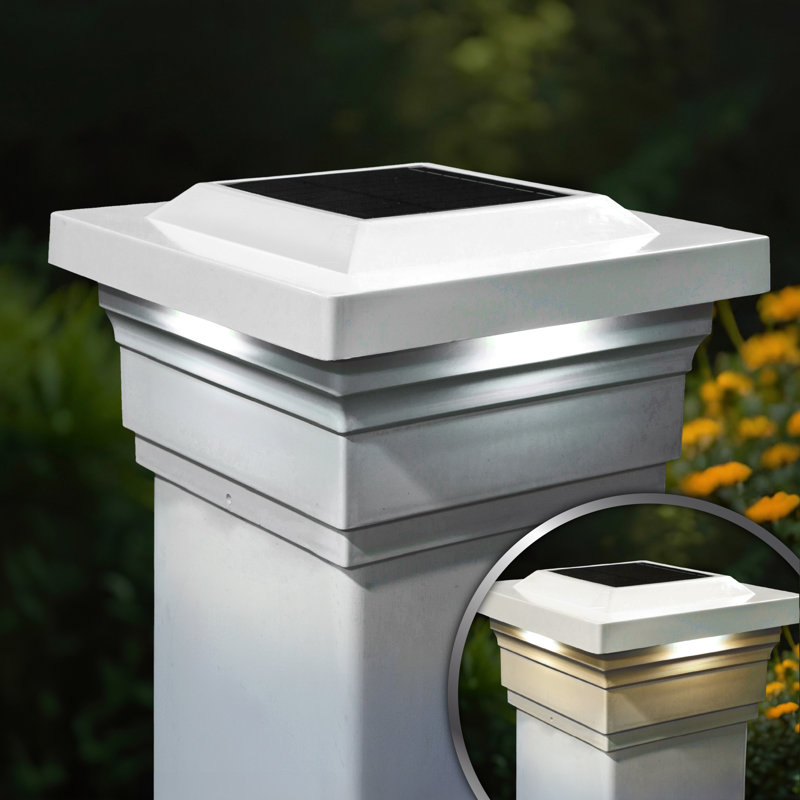 Majestic Solar Powered Integrated LED Fence Post Cap Light, White