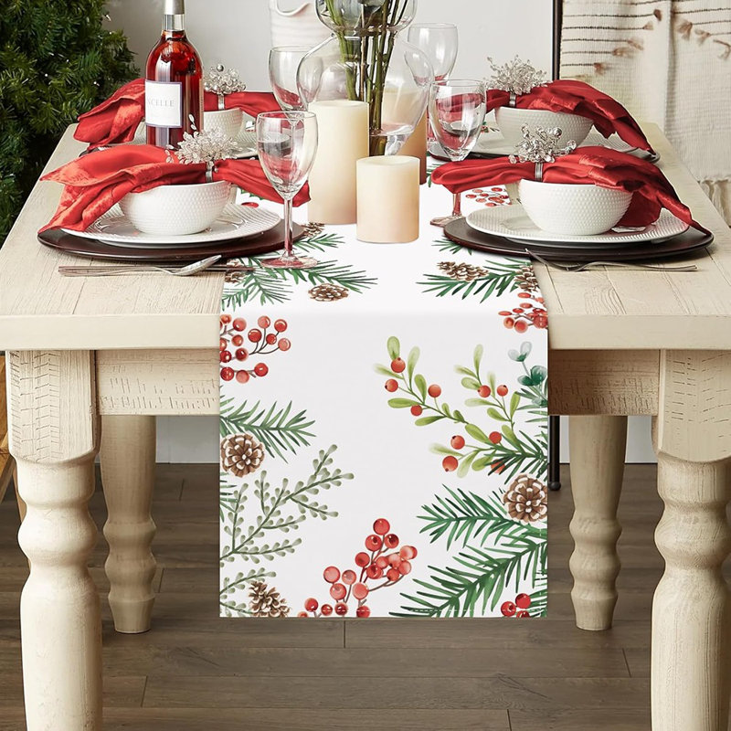 Chemin de table Winter Pine Needle Branches