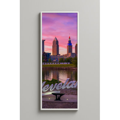 «Cleveland Skyline River», art mural encadré