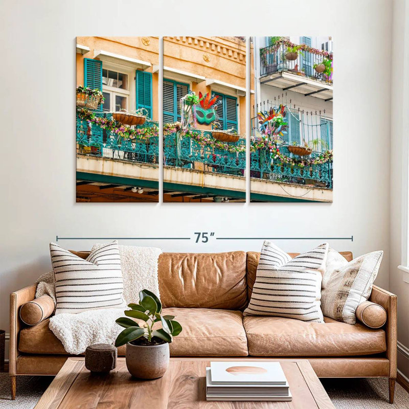 Balcon Mardi Gras, H 42 po x l 65 po