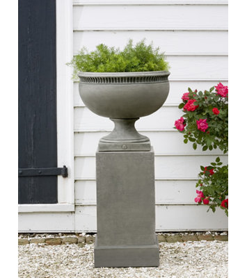Williamsburg Urn Planter