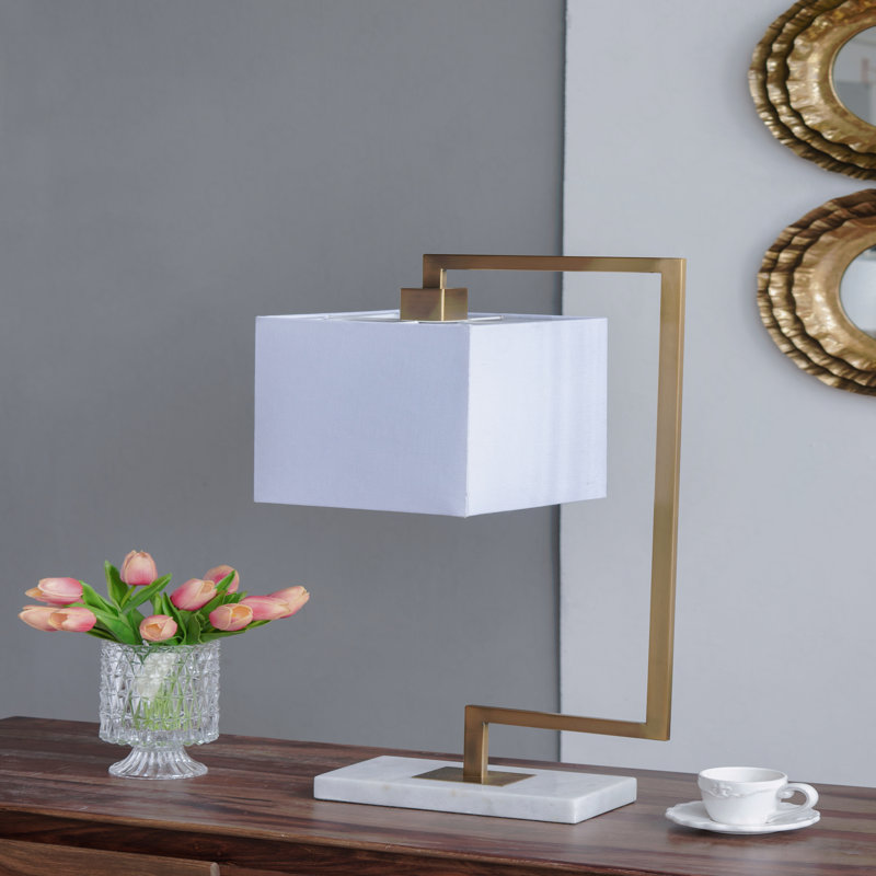 Lampe de table en métal 9 x 14,3 x 25,2 po