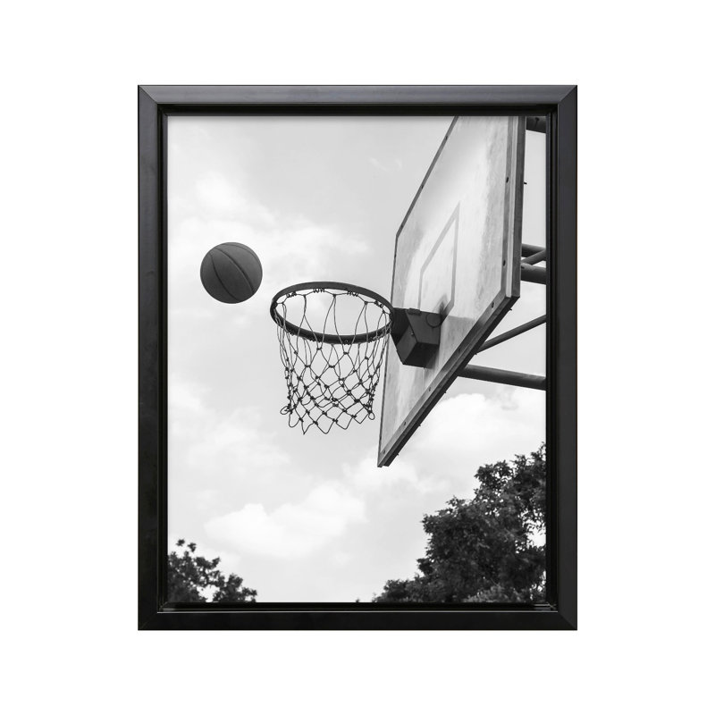 Photographie de basketball n ° 1, 12"H x 16"W, Canvas, Black Framed