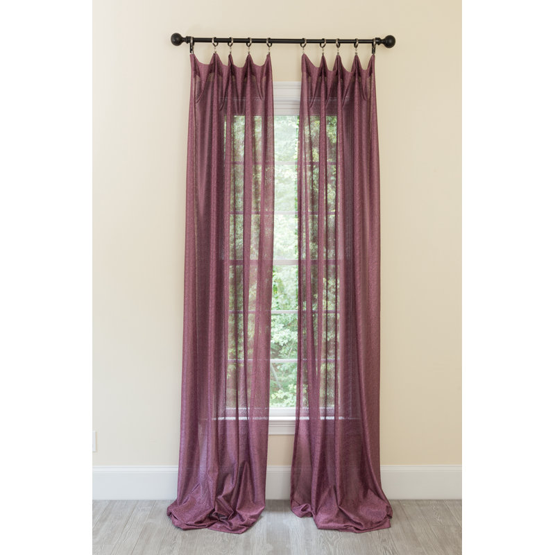 Panneau de rideau simple semi-diaphane avec passe-tringle Etherton, L 52 po x L 84 po, Violet