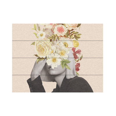 Frida Floral Studio, bouquet de fleurs blanches, lattes de bois