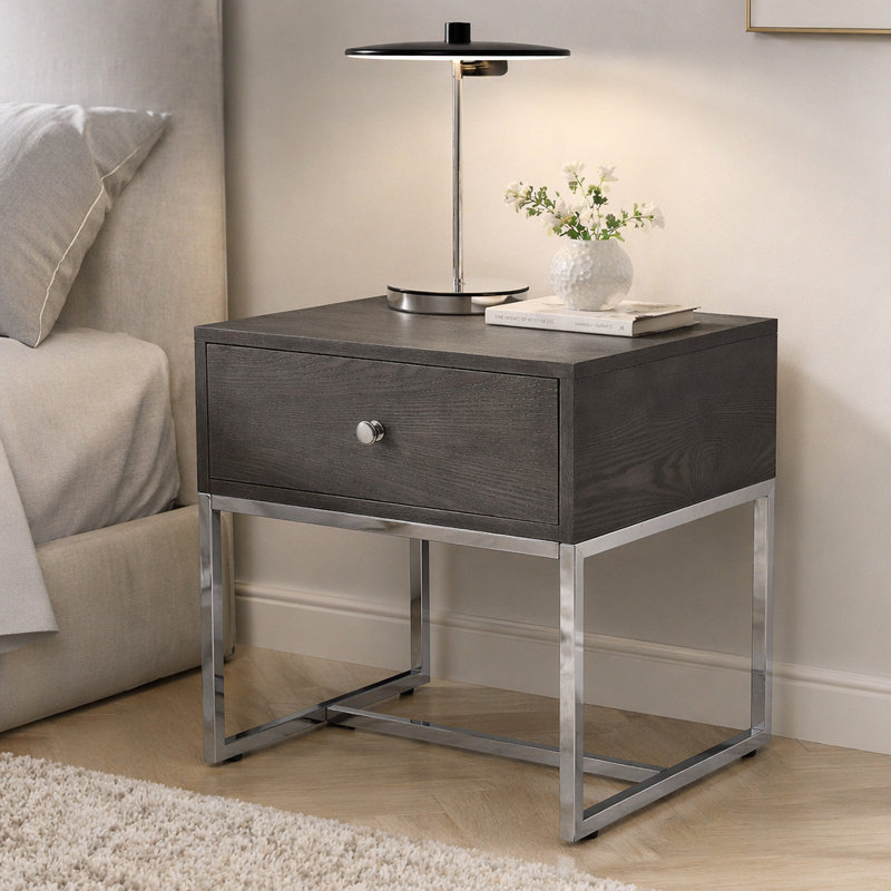 Table de bout avec rangement en chêne gris et chrome