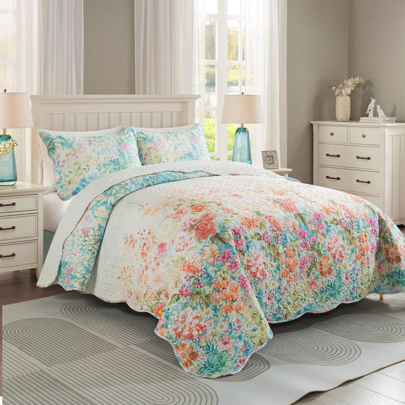 HoneiLife Queen Size 3‑Piece Dreamy Garden Pattern Quilt Bedding Set, Soft Blended‑Fabric Coverlet with Matching Pillow Shams, Champagne