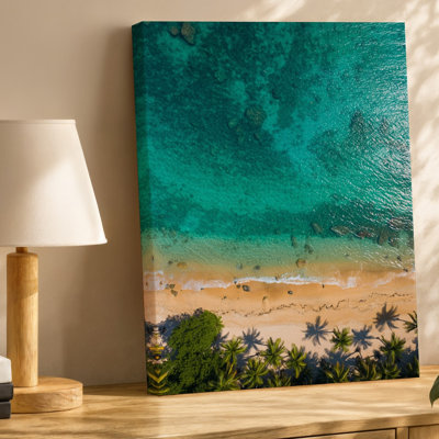 Toile, vue aérienne d'une plage tropicale sereine à midi avec art mural, un océan turquoise vif tapissant doucement contre une toile de sable