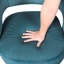 Chaise de plage pivotante en velours bleu sarcelle foncé, base en bois massif portable, fonction de camping d'hiver ensoleillée et élégante, rembourrage en mousse chaude, extérieur