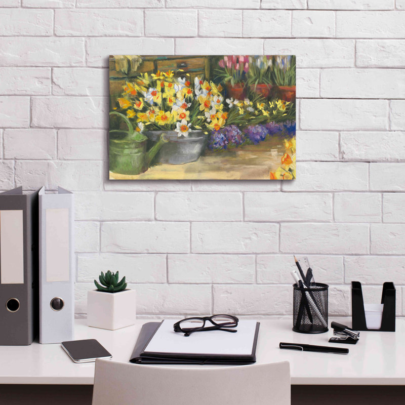 «Aarthi Spring Daffodils On Canvas» par Carol Rowan, reproduction, H 12 po x l 18 po x P 0,75 po