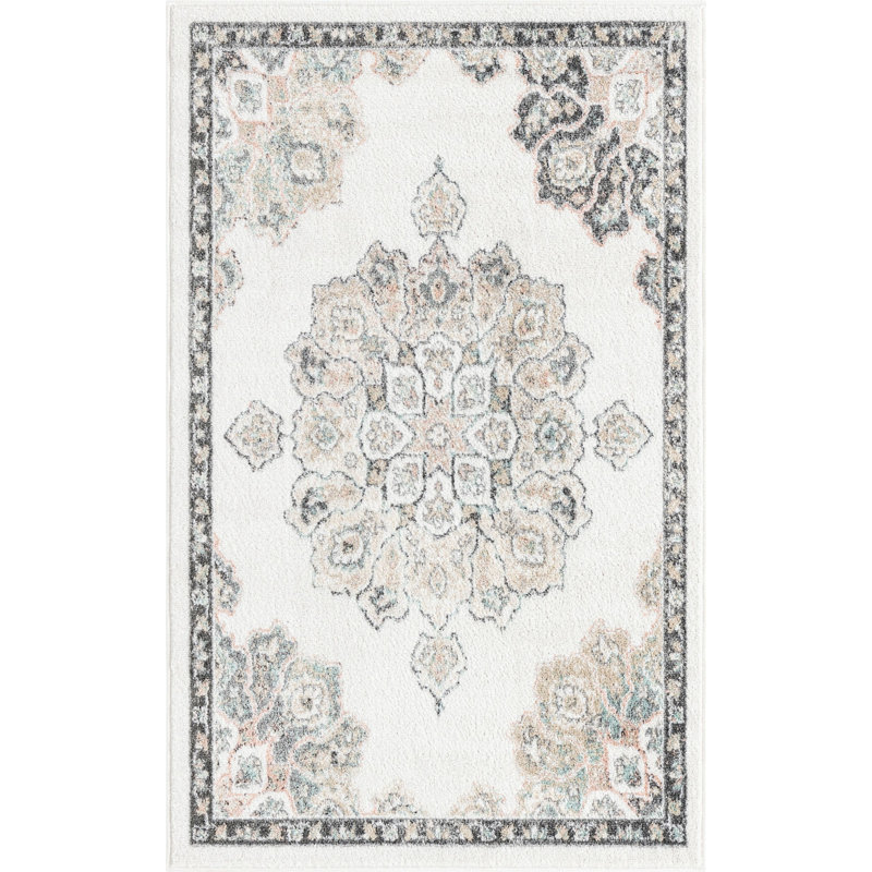Makay Oriental Indoor Rug, Rectangle 3'3" x 5'3"