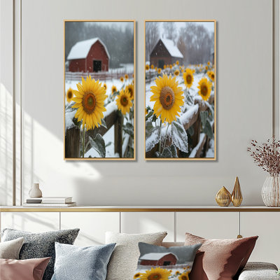 Photo de tournesols dans la clôture de grange d'hiver I - art mural floral 2 pièces