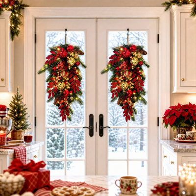 Guirlande de Noël en forme de larme avec ornements rouges et dorés et pommes de pin, guirlande artificielle de sapin de 60 cm (23,6 pouces) pré-illuminée, décoration hivernale pour porte d'entrée, foyer ou mur.