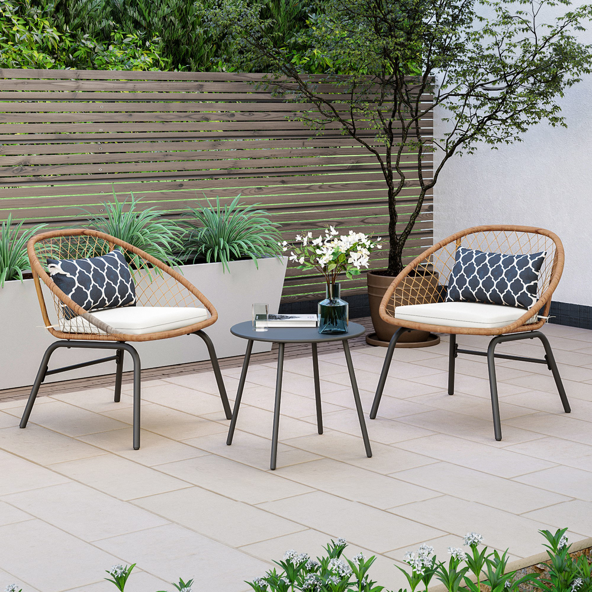 Small outdoor cushions for outlet chairs