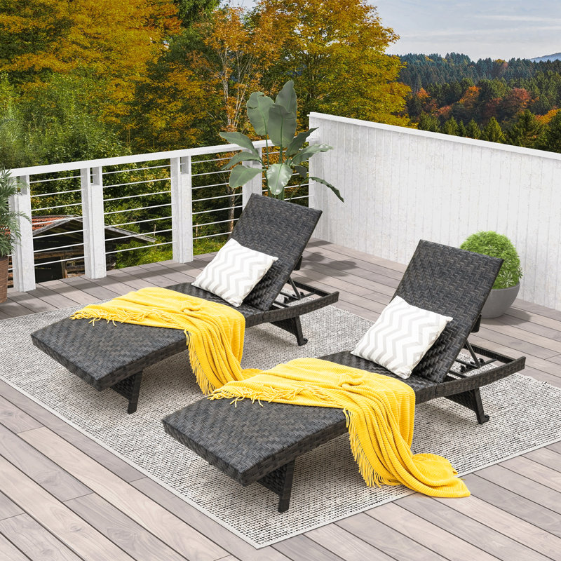 Chaise longue d'extérieur Waterton avec mousse à séchage rapide