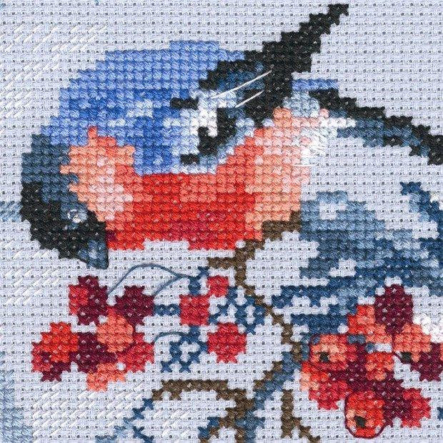Trousse de broderie au point de croix compté « Bouvreuils dans les sorbiers », oiseaux d'hiver, par RTO M578