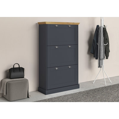 Motala Shoe Storage