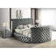 Lit de luxe grand lit, tête de lit sophistiquée, velours gris rembourré, mécanisme de levage de la télévision, revêtement électrique en velours pour le rangement du foyer, foyer intégré,-1224454164-1224454166