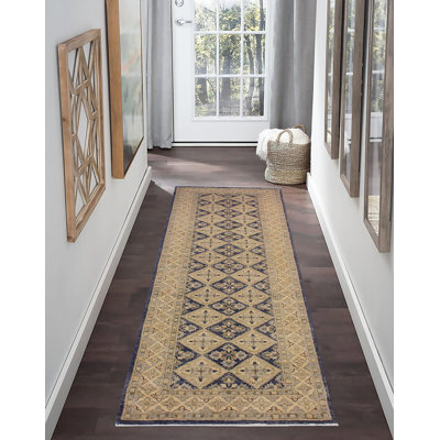 Tapis de couloir beige en laine noué à la main 2 pi 9 po x 8 pi Grigori