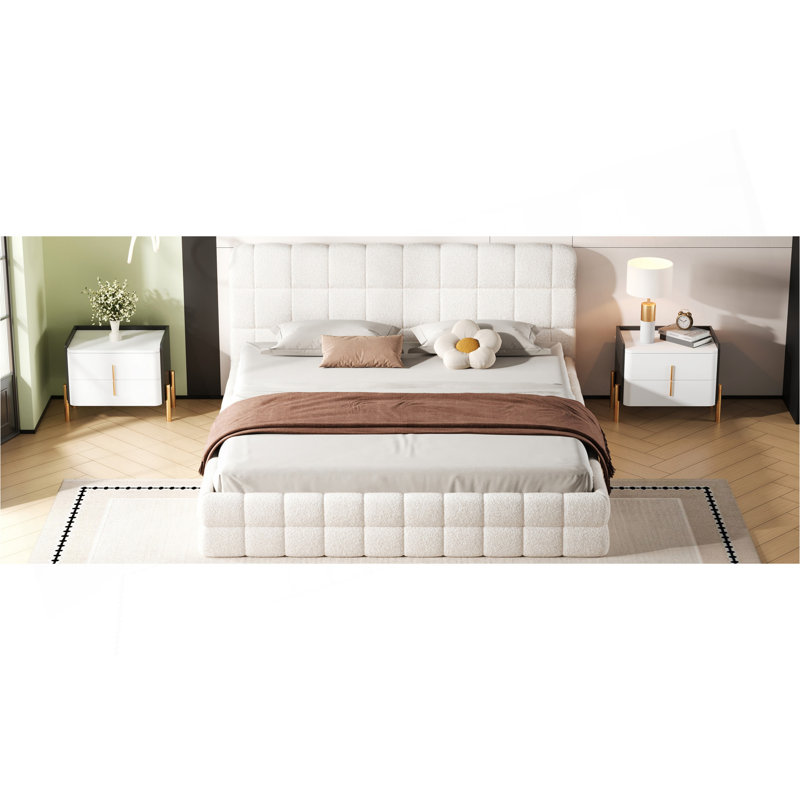 Très grand lit plateforme tapissier, blanc