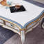 Table basse de style européen peinte en or