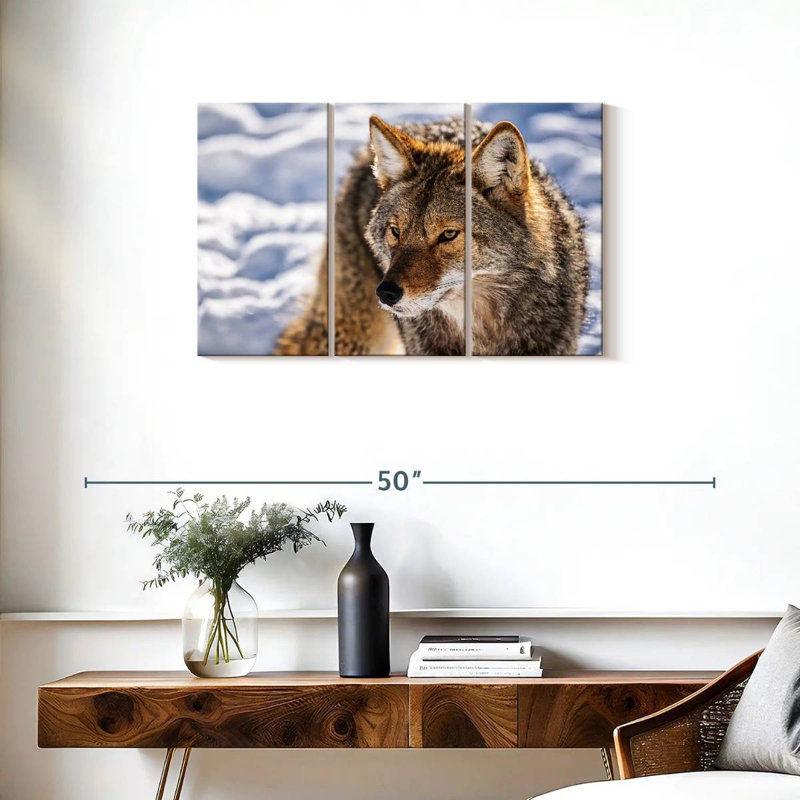 Brampt Hunting Wolf, 20" H x 33" W