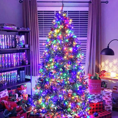 6Ft Pre-Lit Pine Christmas Tree With 250 Warm LED Lights, Artificial Christmas Tree, 756 Tips, Metal Stand And Hinged Branch