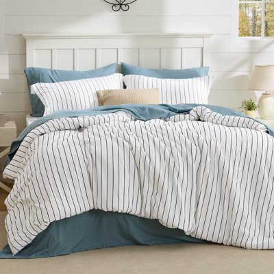 Bedsure Twin size 2-Piece Reversible Stripe Polyester Comforter Set with Microfiber Fill, White - Black,All-Season Bedding