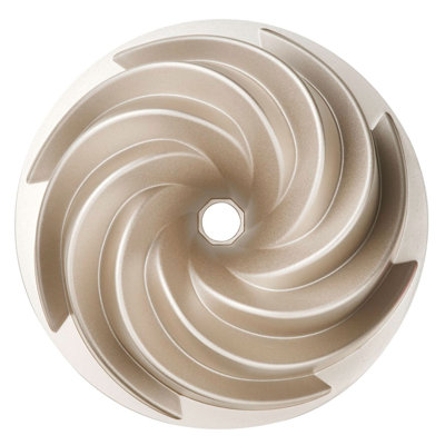 Twist 22cm fluted cake pan