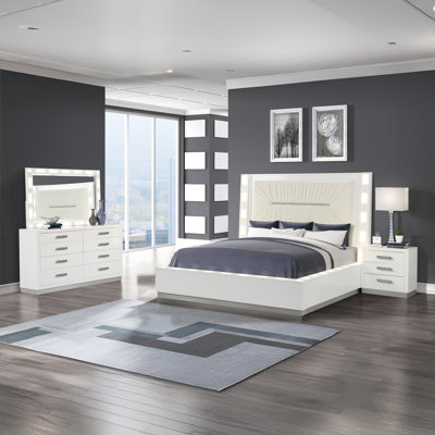 Vannida 4 Piece Bedroom Set in Milky White