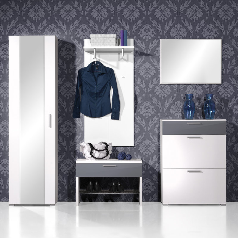 Daria Wood Wardrobe