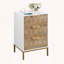 Table de chevet moderne Mid-Century avec 3 tiroirs et détails en métal doré