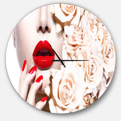 Horloge murale femme surdimensionnée