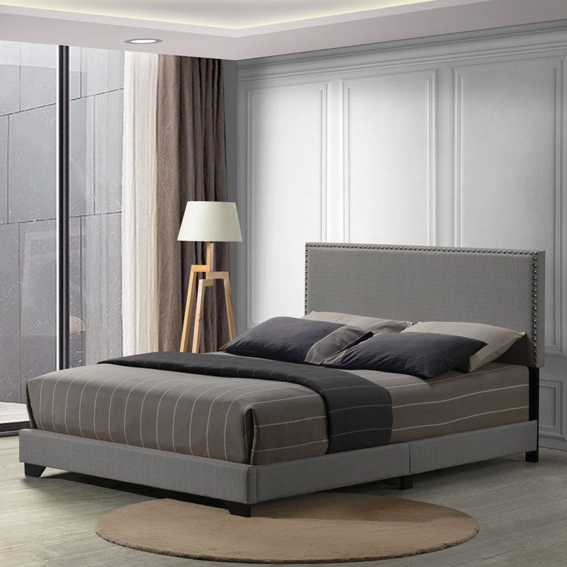 Grand lit en tissu Leandros, Gris clair