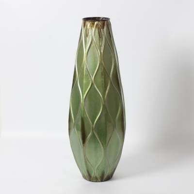 Vase de table en métal 23,23" white Jonesville