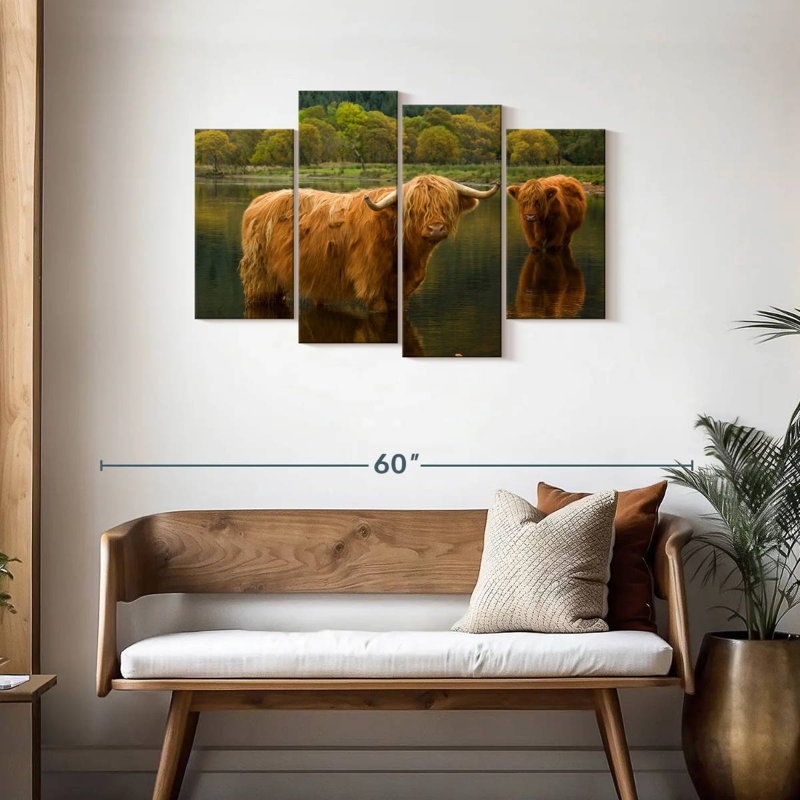 Bathing Highland Cow, H 27 po x l 43 po