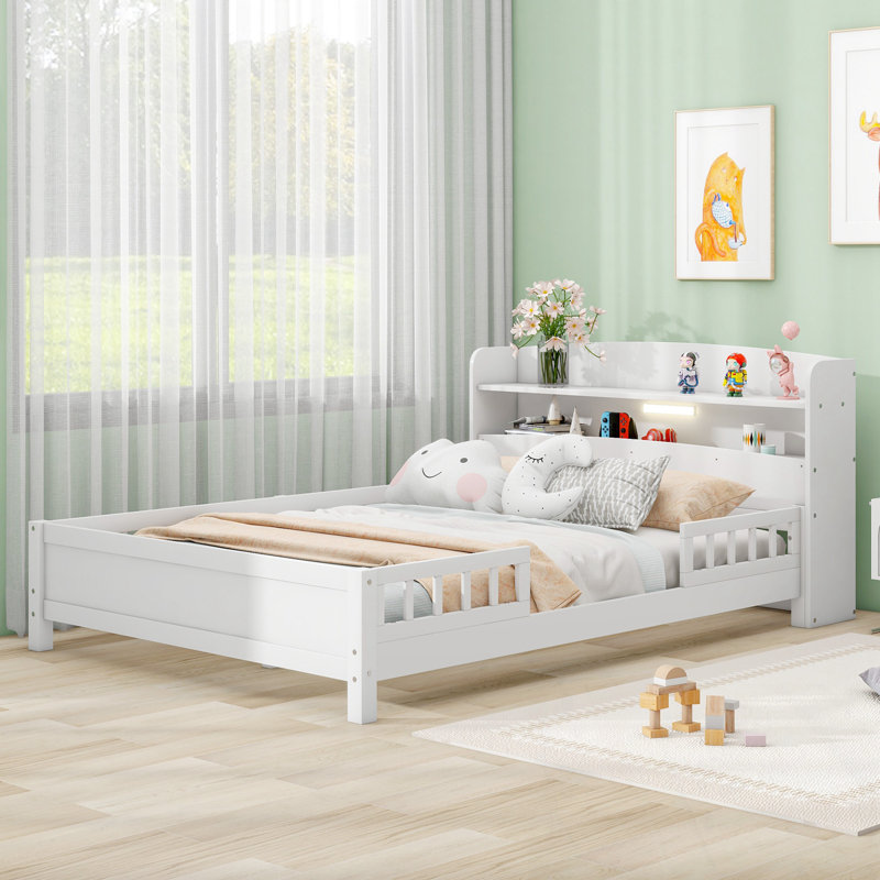 Lit plateforme double en bois avec éclairage à DEL intégré, tête de lit avec rangement et garde-corps, Lit double, Blanc