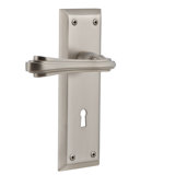 New York Plate Privacy (Bed & Bath) with Decorative Keyhole and Fleur Lever