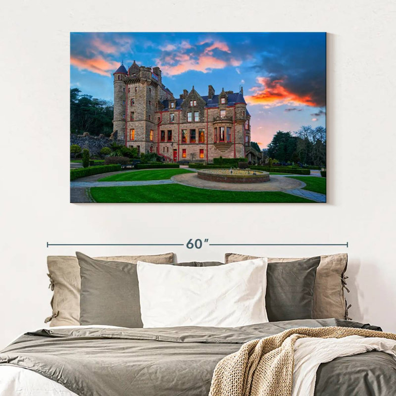 Château de Belfast en Irlande, H 34 po x l 51 po