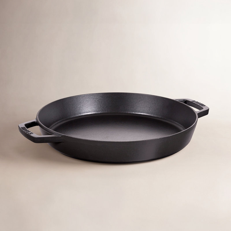 Poêle en fonte antiadhésive 13 po Staub, Noir mat